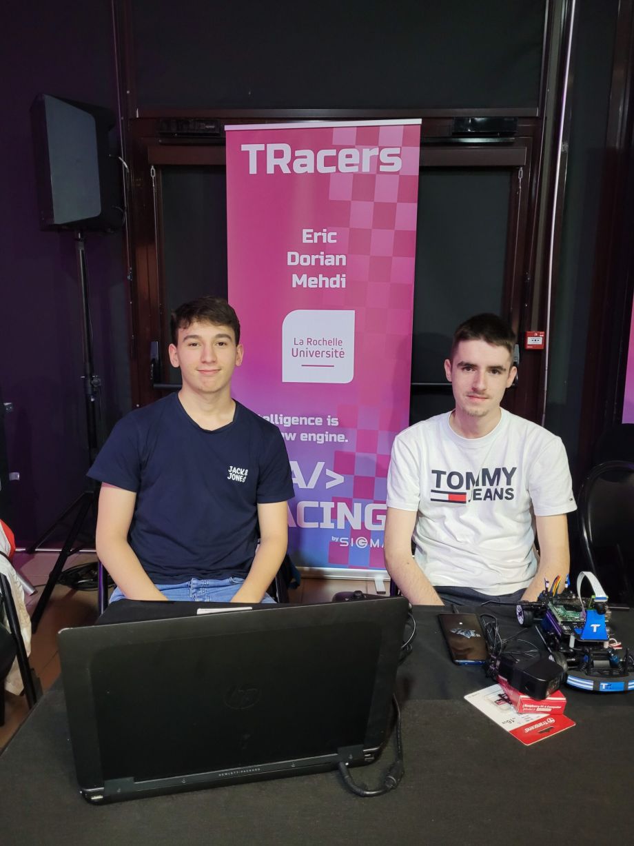 Intelligence artificielle : deux étudiants de l&rsquo;IUT de La Rochelle ont participé à l&rsquo;IA Racing